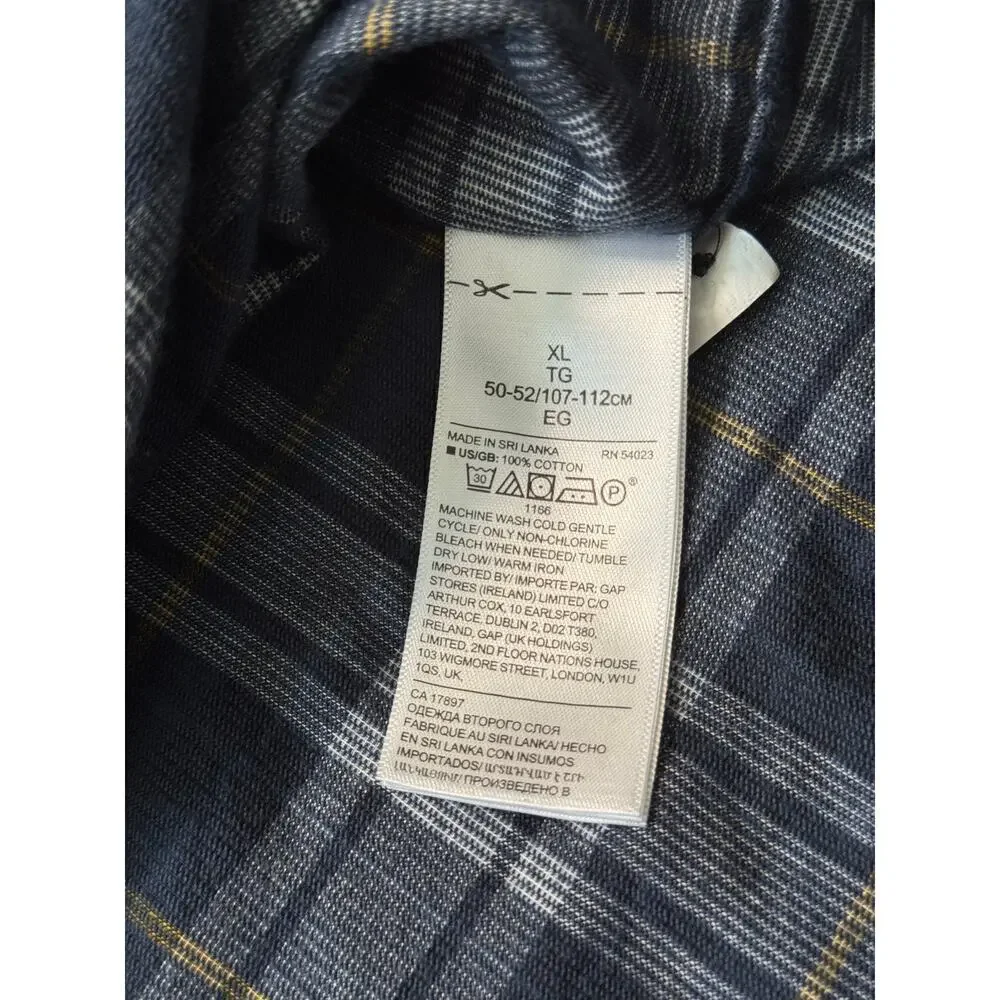 Banana Republic Untucked Slim Fit Button Down Corduroy size Men's XL Shirt